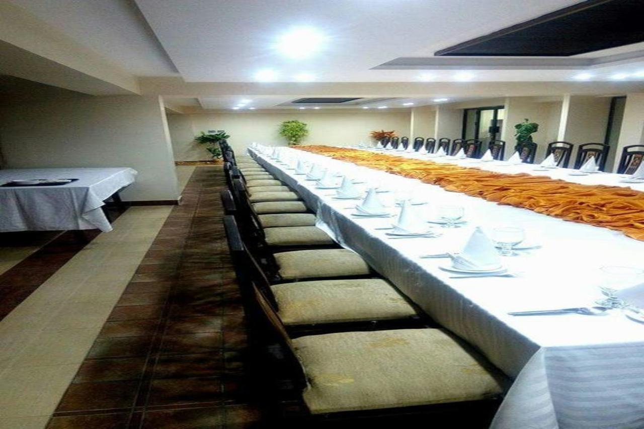 Bling Hotel International Multan Extérieur photo