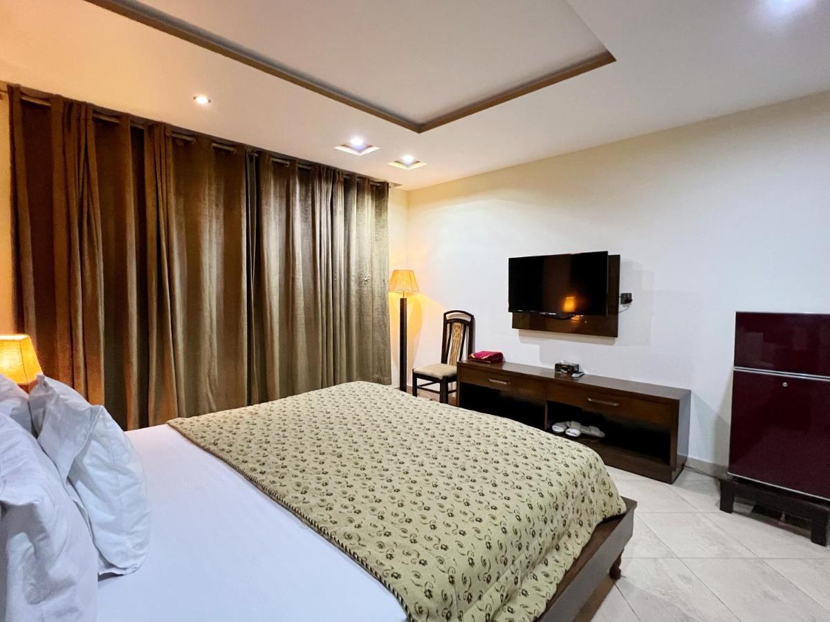 Bling Hotel International Multan Extérieur photo