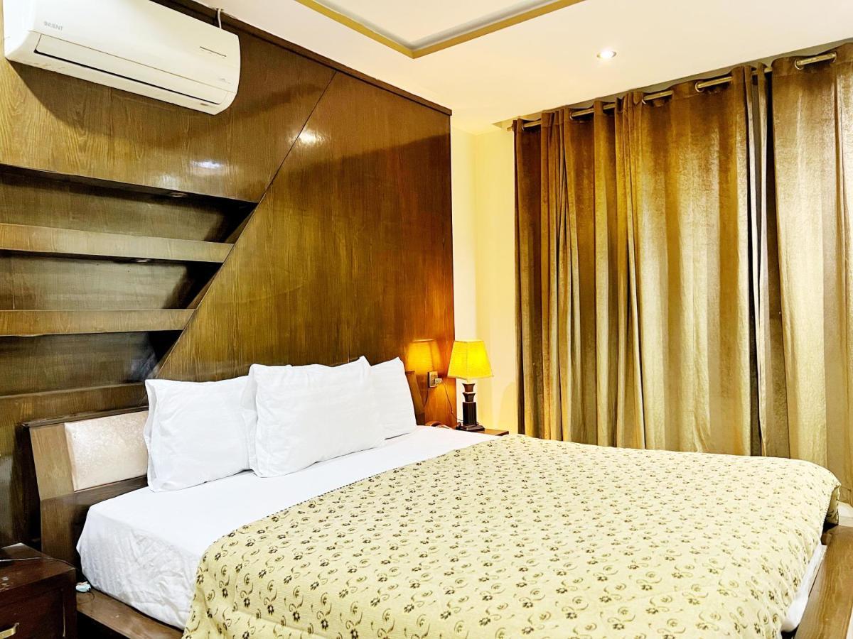 Bling Hotel International Multan Extérieur photo