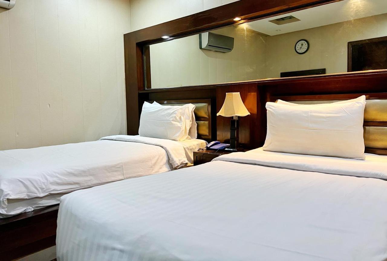 Bling Hotel International Multan Extérieur photo