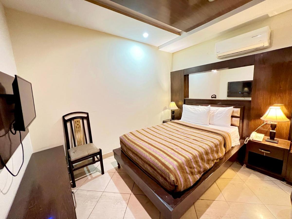 Bling Hotel International Multan Extérieur photo