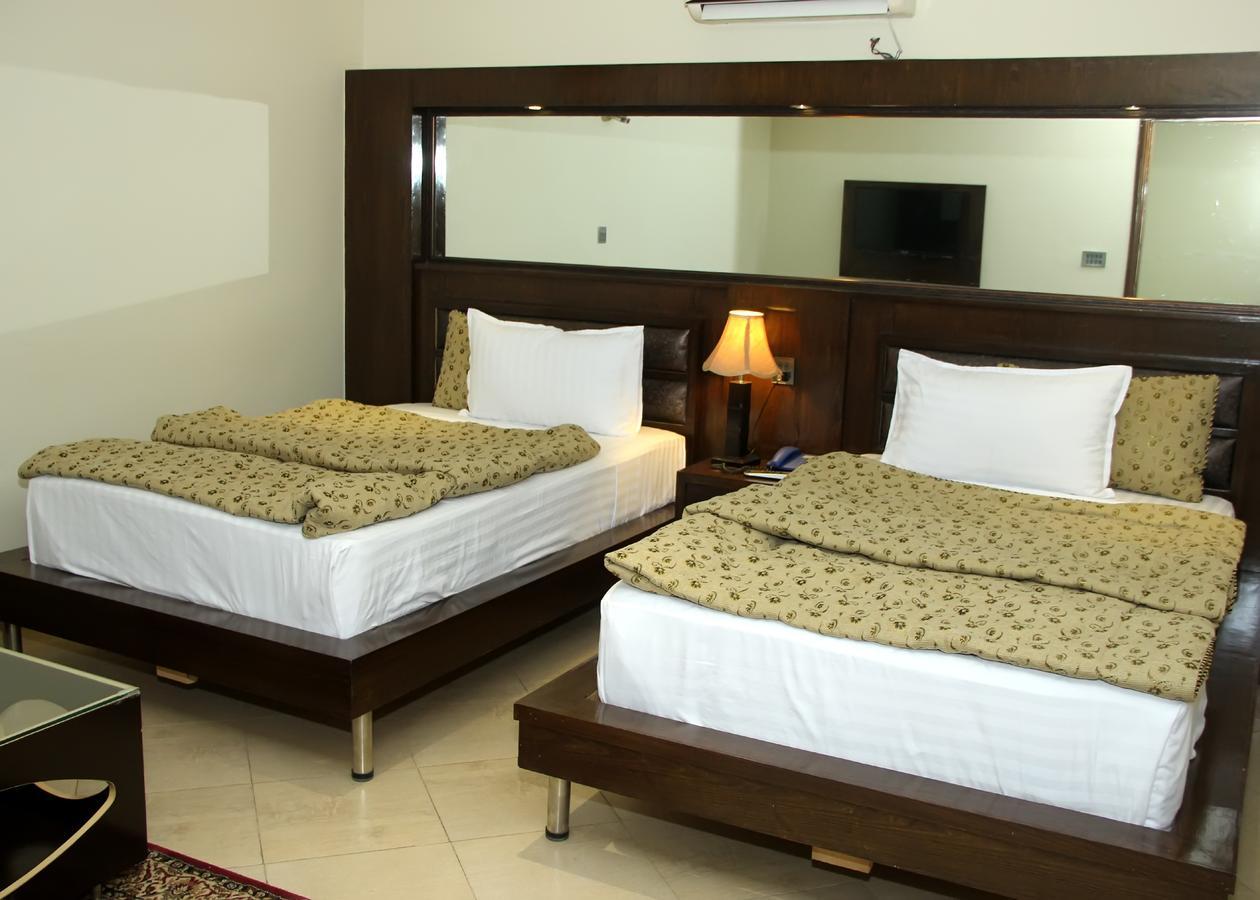 Bling Hotel International Multan Extérieur photo